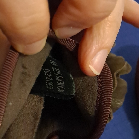 Gorgeous Daniel Green burgundy/purple suede floral embellished mules, sz 8 - Picture 10 of 10